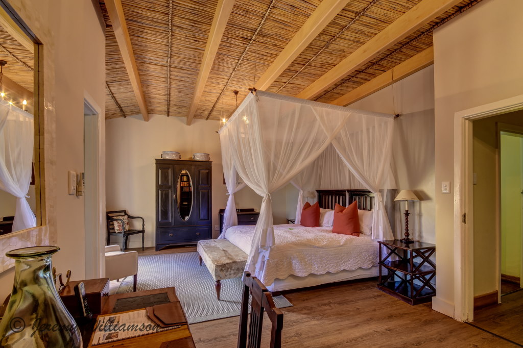 Karoo Lodge - Samara Private Game Reserve