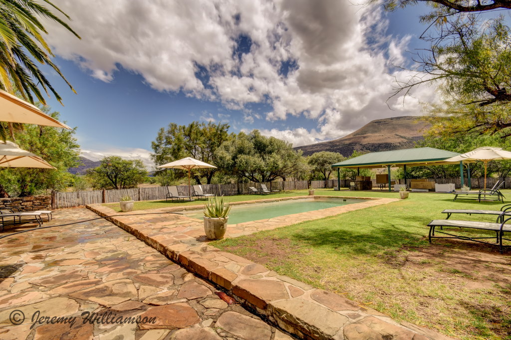 Karoo Lodge - Samara Private Game Reserve